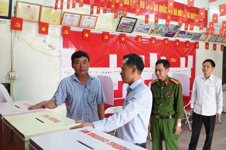 Đồng chí Bí thư Đảng ủy phường Chương Mỹ - Phí Minh Hải kiểm tra, động viên công tác chuẩn bị bầu cử trên địa bàn phường- Ảnh 7.