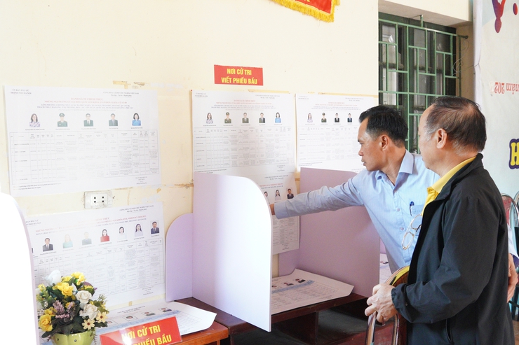 Đồng chí Bí thư Đảng ủy phường Chương Mỹ - Phí Minh Hải kiểm tra, động viên công tác chuẩn bị bầu cử trên địa bàn phường- Ảnh 9.