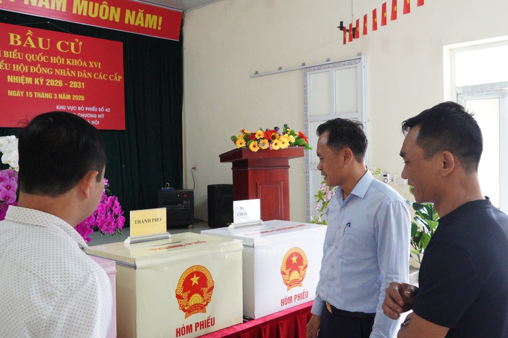 Đồng chí Bí thư Đảng ủy phường Chương Mỹ - Phí Minh Hải kiểm tra, động viên công tác chuẩn bị bầu cử trên địa bàn phường- Ảnh 11.