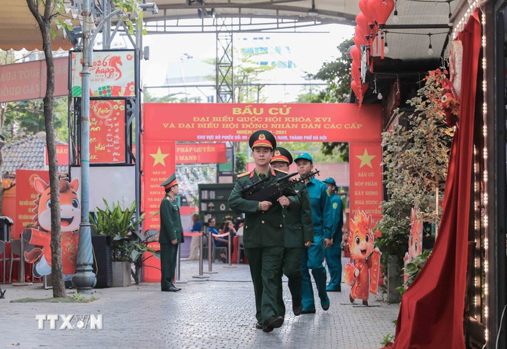 CỬA NAM TRƯỚC NGÀY HỘI LỚN&nbsp;
- Ảnh 6.