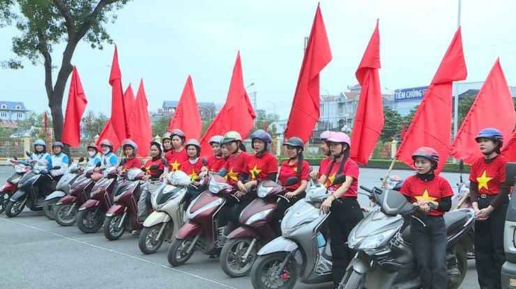 Phúc Thọ tổ chức xe tuyên truyền lưu động chào mừng ngày bầu cử- Ảnh 2.