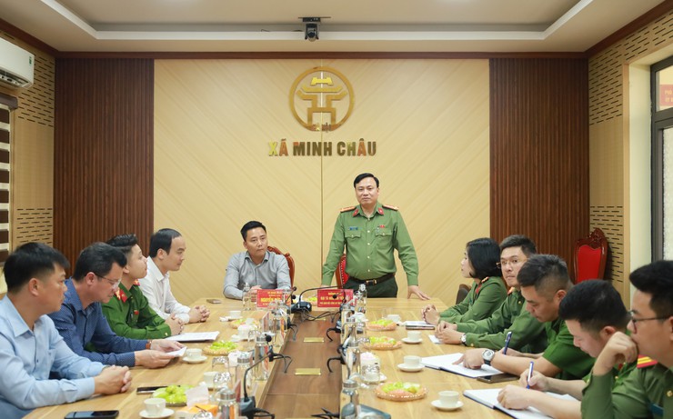 Đoàn công tác Công an TP Hà Nội kiểm tra công tác bảo đảm an ninh trật tự phục vụ bầu cử tại xã Minh Châu- Ảnh 6.