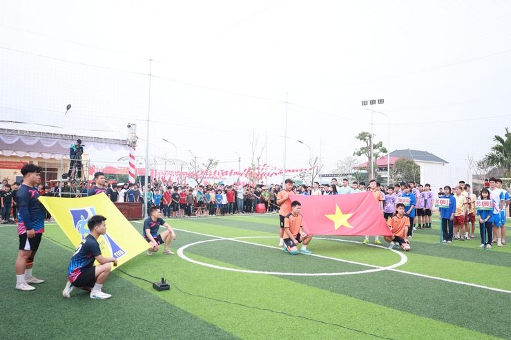 Khánh thành công trình Cụm cờ và đường hoa phong linh tại xã Minh Châu chào mừng bầu cử Quốc hội khóa XVI và HĐND các cấp nhiệm kỳ 2026 – 2031.- Ảnh 1.