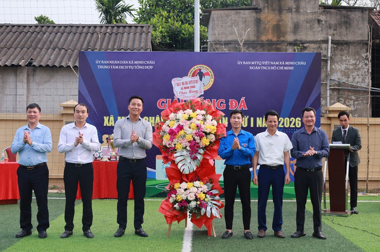 Khánh thành công trình Cụm cờ và đường hoa phong linh tại xã Minh Châu chào mừng bầu cử Quốc hội khóa XVI và HĐND các cấp nhiệm kỳ 2026 – 2031.- Ảnh 8.