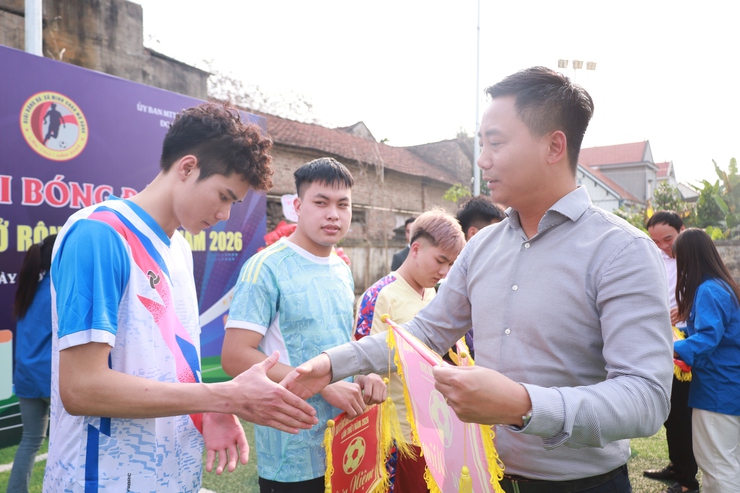 Khánh thành công trình Cụm cờ và đường hoa phong linh tại xã Minh Châu chào mừng bầu cử Quốc hội khóa XVI và HĐND các cấp nhiệm kỳ 2026 – 2031.- Ảnh 9.