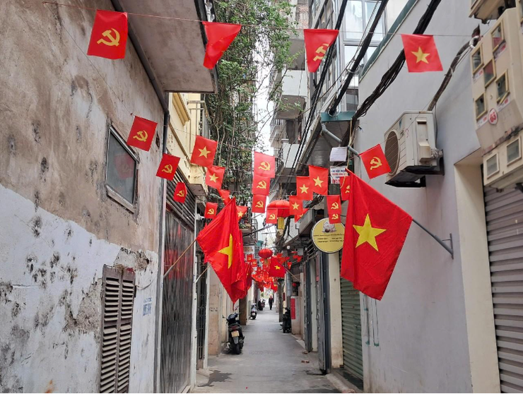 Không khí rộn ràng trên các tuyến phố phường Tây Hồ trước ngày bầu cử- Ảnh 7.