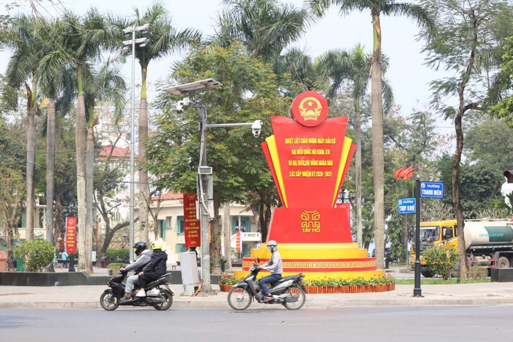 Không khí rộn ràng trên các tuyến phố phường Tây Hồ trước ngày bầu cử- Ảnh 10.