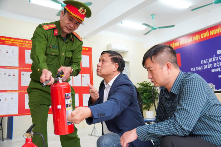 Công an phường Tây Hồ triển khai các phương án đảm bảo tuyệt đối an toàn ngày bầu cử- Ảnh 3.