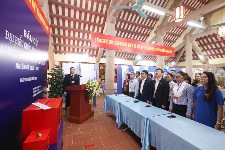 Phường Tây Hồ: Đồng loạt tổ chức diễn tập khai mạc bầu cử tại các khu vực bỏ phiếu, sẵn sàng cho ngày hội toàn dân.- Ảnh 7.