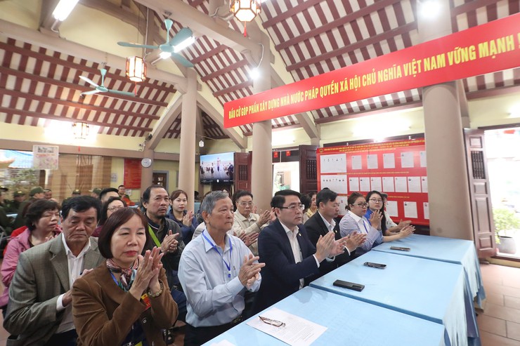 Phường Tây Hồ: Đồng loạt tổ chức diễn tập khai mạc bầu cử tại các khu vực bỏ phiếu, sẵn sàng cho ngày hội toàn dân.- Ảnh 4.