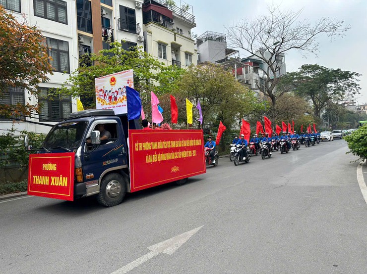 Tuổi trẻ Thanh Xuân ra quân tuyên truyền lưu động trực quan về bầu cử- Ảnh 4.