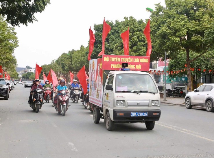 Phường Dương Nội rực rỡ cờ hoa, sẵn sàng cho ngày hội non sông- Ảnh 16.