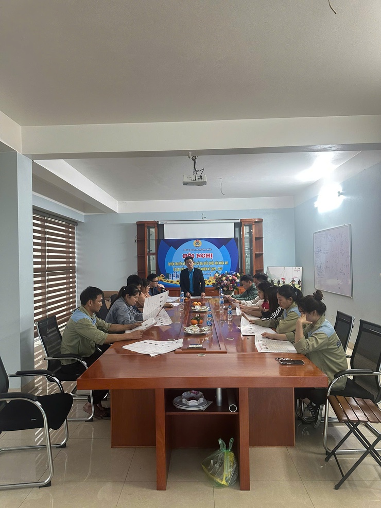 Công đoàn xã Thượng Phúc tiếp tục tuyên truyền về cuộc bầu cử và mạn đàm tiểu sử các ứng cử viên- Ảnh 2.