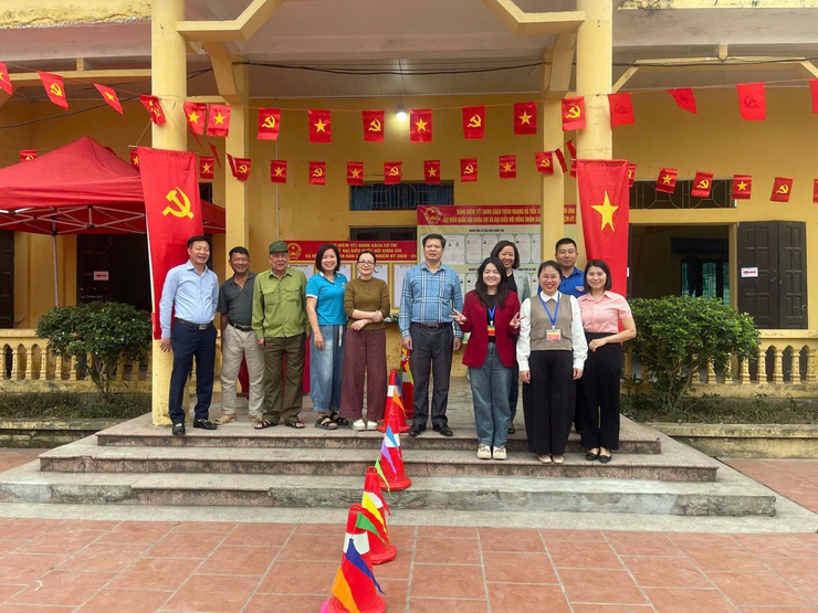 Ban bầu cử số 4 kiểm tra công tác chuẩn bị cho bầu cử tại Khu vực bỏ phiếu số 09 ( Thôn Lam Điền) Khu vực bỏ phiếu sổ 10 ( Thôn Ứng hoà và Khu vực bỏ phiếu số 11 ( Thôn Duyên Ứng) - Ảnh 5.