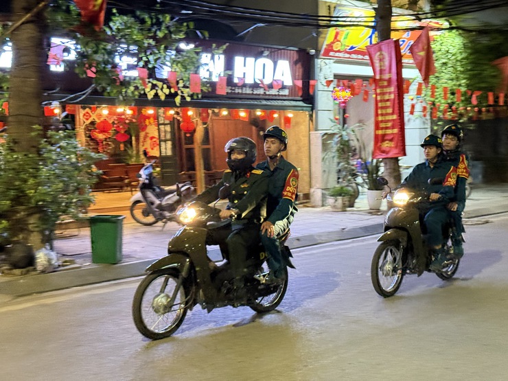 Ban Chỉ huy Quân sự phường Chương Mỹ tổ chức tuần tra, kiểm soát quân sự bảo đảm an ninh trật tự phục vụ bầu cử- Ảnh 4.