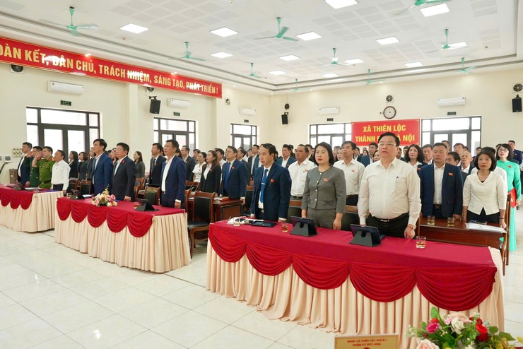 Hội đồng nhân dân xã Thiên Lộc khóa I, nhiệm kỳ 2021 - 2026 tổ chức kỳ họp thứ Ba (kỳ họp đột xuất)- Ảnh 1.