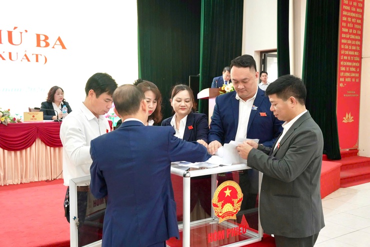 Hội đồng nhân dân xã Thiên Lộc khóa I, nhiệm kỳ 2021 - 2026 tổ chức kỳ họp thứ Ba (kỳ họp đột xuất)- Ảnh 11.