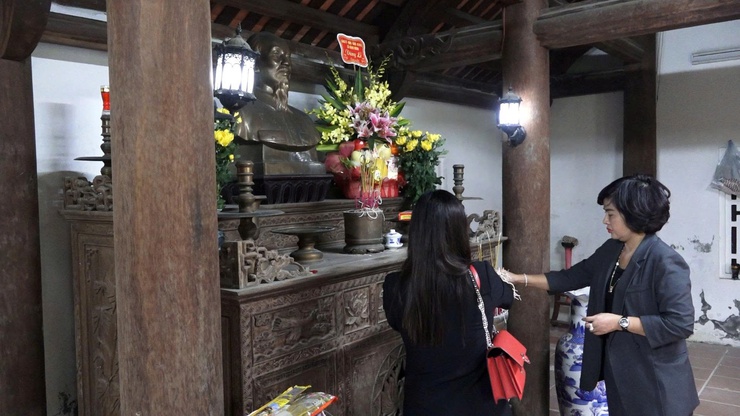 Lãnh đạo xã Bình Minh dâng hương tại Đền Nội Bình Đà và nhà lưu niệm Bác Hồ- Ảnh 6.