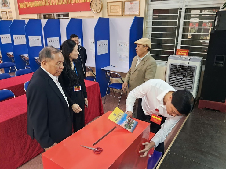 Phường Tây Hồ: Đồng loạt tổ chức diễn tập khai mạc bầu cử tại các khu vực bỏ phiếu, sẵn sàng cho ngày hội toàn dân.- Ảnh 5.