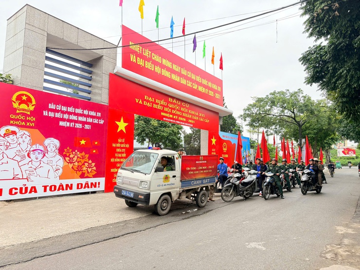 PHƯỜNG LĨNH NAM  RA QUÂN TUYÊN TRUYỀN LƯU ĐỘNG TRỰC QUAN VỀ BẦU CỬ- Ảnh 4.