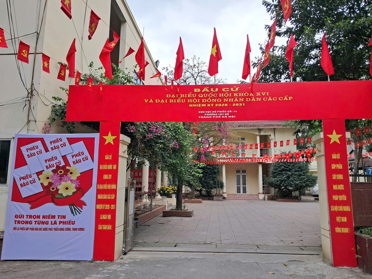 Tây Hồ rực rỡ cờ hoa chào đón ngày hội toàn dân- Ảnh 9.