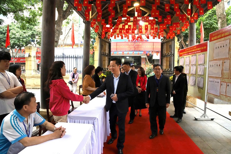 Đoàn công tác số 16 kiểm tra công tác bầu cử tại phường Hoàn Kiếm và phường Cửa Nam- Ảnh 8.