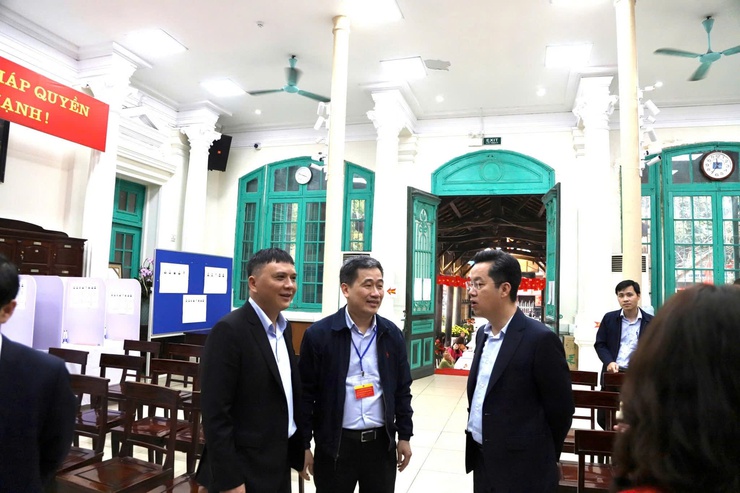 Đoàn công tác số 16 kiểm tra công tác bầu cử tại phường Hoàn Kiếm và phường Cửa Nam- Ảnh 10.