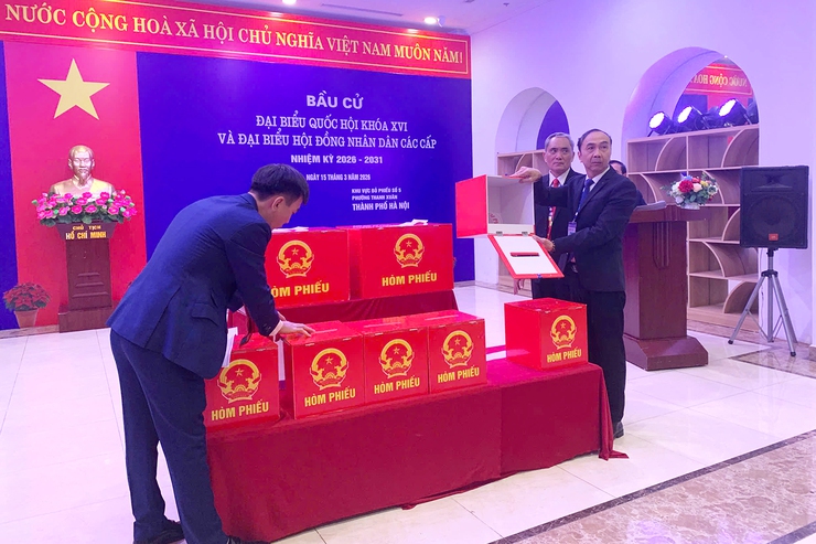 Cử tri phường Thanh Xuân nô nức tham gia Ngày hội bầu cử đại biểu Quốc hội khóa XVI và đại biểu HĐND các cấp nhiệm kỳ 2026-2031- Ảnh 11.