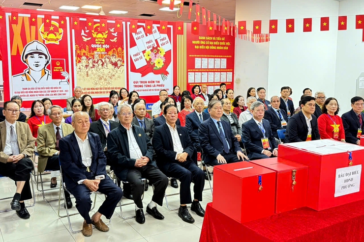 Cử tri phường Thanh Xuân nô nức tham gia Ngày hội bầu cử đại biểu Quốc hội khóa XVI và đại biểu HĐND các cấp nhiệm kỳ 2026-2031- Ảnh 7.