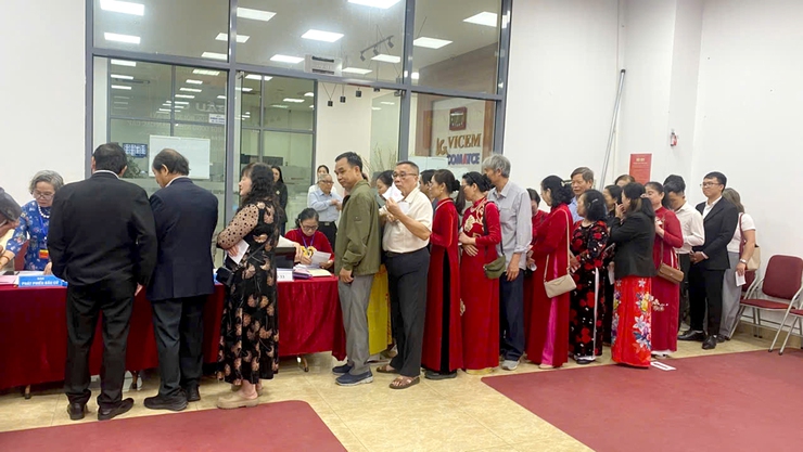 Không khí sôi nổi, tỷ lệ cử tri đi bầu tăng nhanh- Ảnh 1.