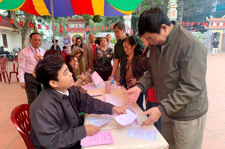 Không khí sôi nổi, tỷ lệ cử tri đi bầu tăng nhanh- Ảnh 2.