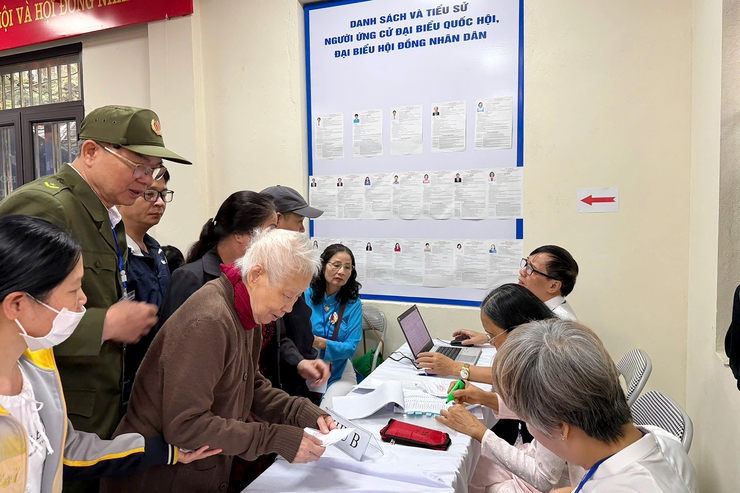 Không khí sôi nổi, tỷ lệ cử tri đi bầu tăng nhanh- Ảnh 4.