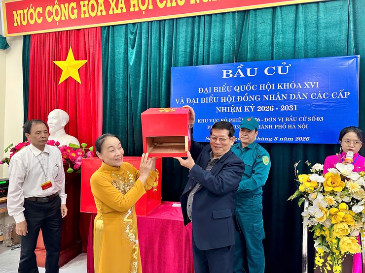 PHƯỜNG SƠN TÂY NÔ NỨC TRONG NGÀY HỘI BẦU CỬ- Ảnh 24.