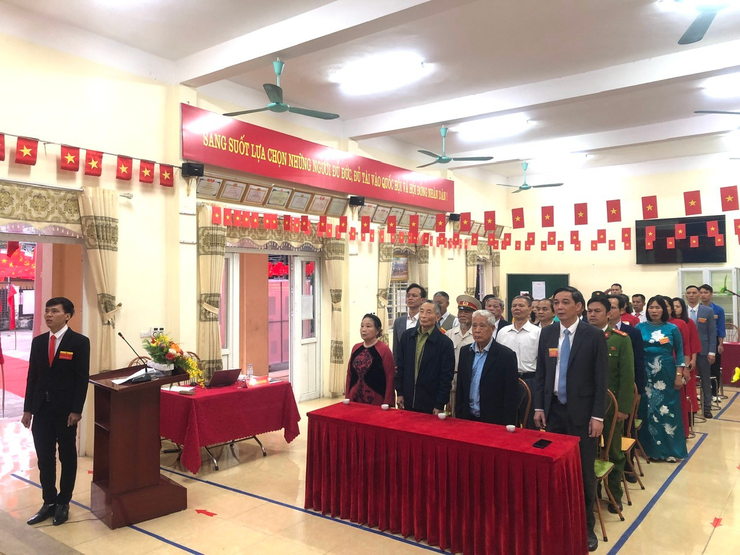 Chủ tịch UBND xã Nguyễn Qúy Mạnh dự Lễ khai mạc tại Tổ bỏ phiếu số 1 - Cụm 5 Thọ Xuân- Ảnh 1.