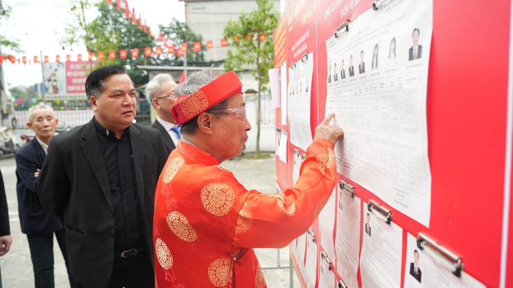 41.595 cử tri xã Dương Hoà phấn khởi đi bầu cử, gửi gắm niềm tin và hy vọng tới các đại biểu nhân dân- Ảnh 1.