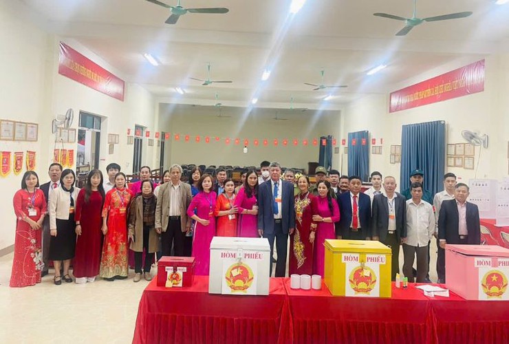 Cử tri thôn Xuân Trung, Xuân Long, Xuân Sen, Xuân Linh phấn khởi tham gia ngày hội toàn dân- Ảnh 16.