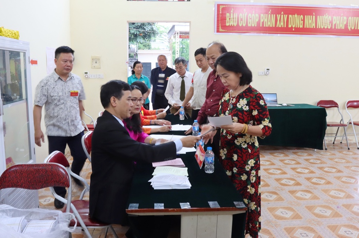 PHƯỜNG SƠN TÂY NÔ NỨC TRONG NGÀY HỘI BẦU CỬ- Ảnh 22.