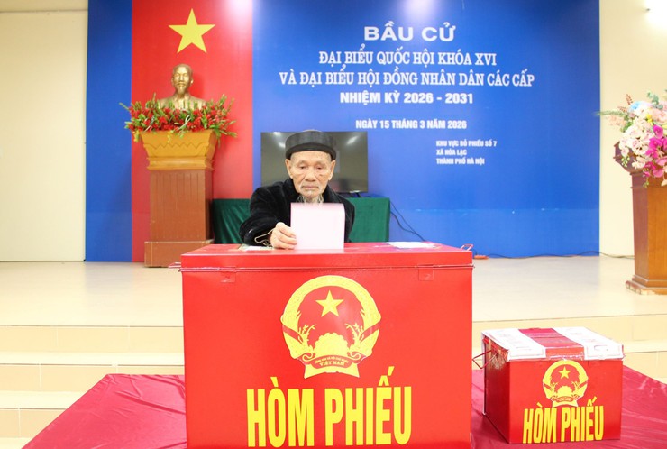 Cử tri xã Hòa Lạc hân hoan tham gia ngày hội bầu cử!- Ảnh 9.