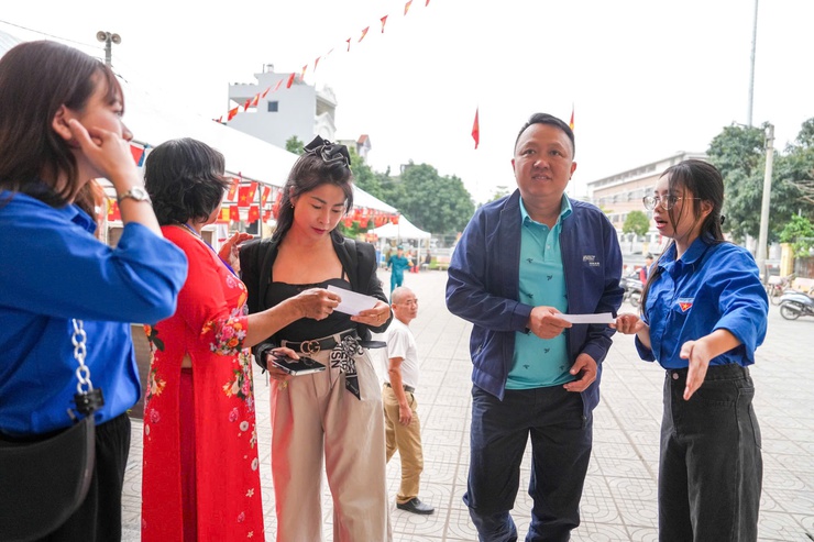 Lá phiếu - niềm tin và khát vọng dựng xây quê hương, đất nước- Ảnh 1.