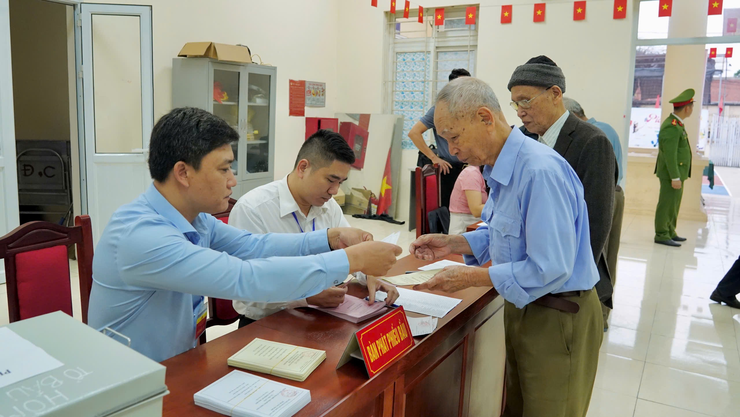 XÃ YÊN LÃNG RỘN RÀNG KHAI MẠC NGÀY BẦU CỬ- Ảnh 12.