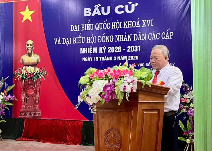 Đồng chí Nguyễn Thành Chung – UVBTV, Phó Chủ tịch thường trực UBND xã Phú Xuyên dự lễ Khai mạc tại thôn Phong Triều.- Ảnh 2.