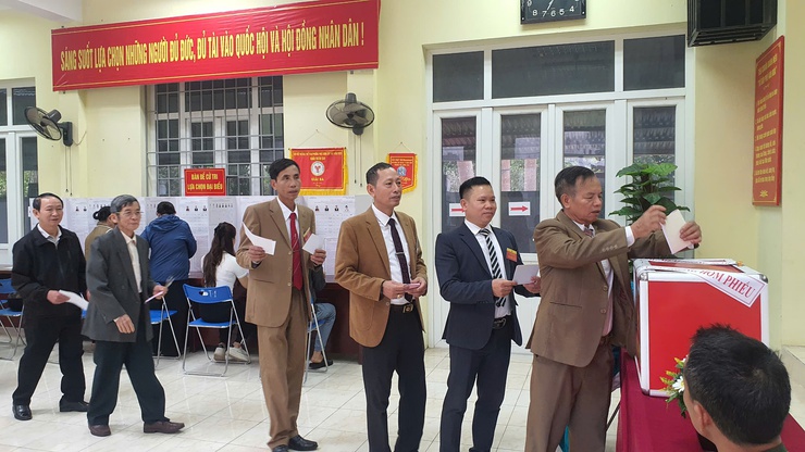 25/25 khu vực bầu cử phường Phú Lương khai mạc Ngày hội toàn dân đi bầu cử- Ảnh 13.