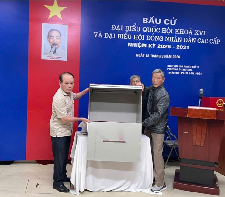 Tưng bừng ngày hội bầu cử – Cử tri Phường Ô Chợ Dừa phấn khởi đi bỏ phiếu từ sớm- Ảnh 30.