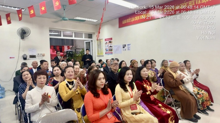 Tưng bừng ngày hội bầu cử – Cử tri Phường Ô Chợ Dừa phấn khởi đi bỏ phiếu từ sớm- Ảnh 9.