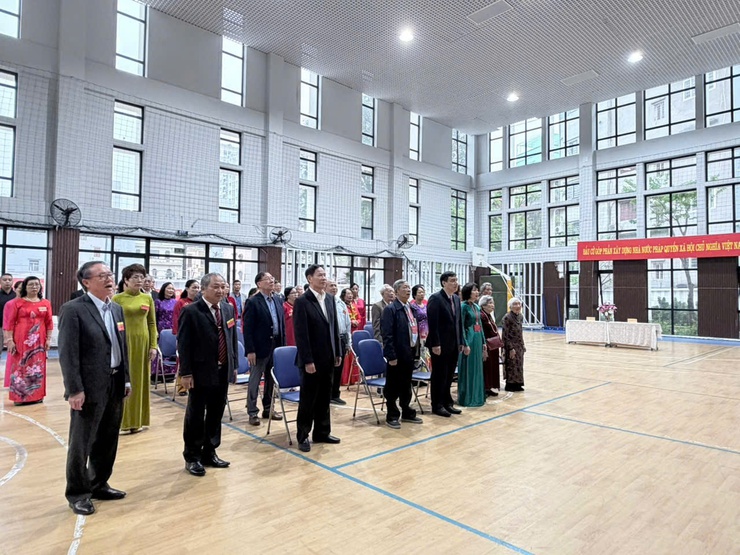 Tưng bừng ngày hội bầu cử – Cử tri Phường Ô Chợ Dừa phấn khởi đi bỏ phiếu từ sớm- Ảnh 41.