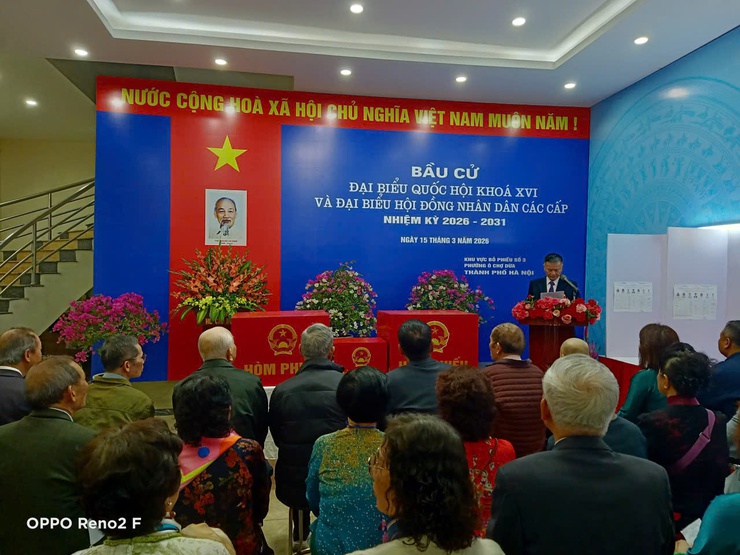 Tưng bừng ngày hội bầu cử – Cử tri Phường Ô Chợ Dừa phấn khởi đi bỏ phiếu từ sớm- Ảnh 12.