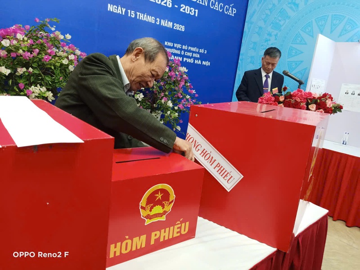 Tưng bừng ngày hội bầu cử – Cử tri Phường Ô Chợ Dừa phấn khởi đi bỏ phiếu từ sớm- Ảnh 14.