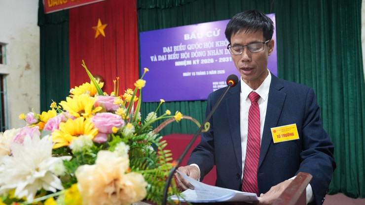 Đồng chí Lê Đức Phóng – Phó Bí thư Đảng uỷ, Chủ tịch UBND xã dự Lễ Khai mạc bầu cử tại Khu vực bầu cử số 27 – thôn Cát Ngòi- Ảnh 3.