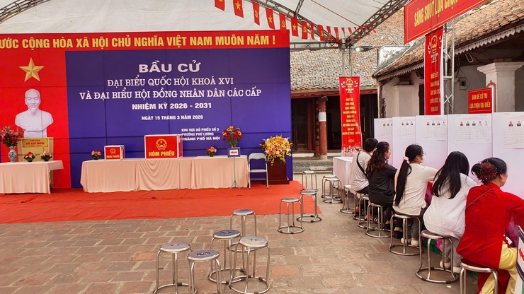 25/25 khu vực bầu cử phường Phú Lương khai mạc Ngày hội toàn dân đi bầu cử- Ảnh 6.