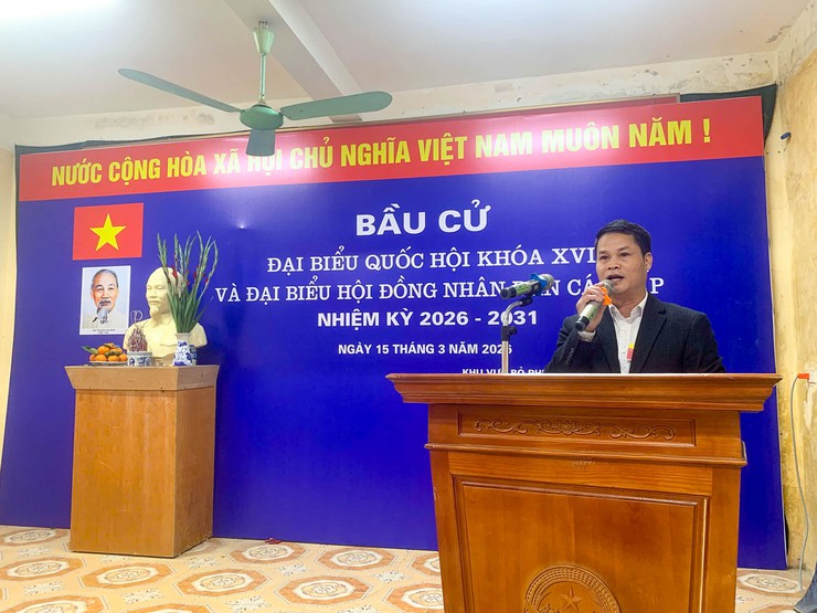 Đồng chí Phó Chủ tịch UBND xã Quốc Oai dự khai mạc tại khu vực bầu cử số 8 thôn Sài Khê- Ảnh 3.